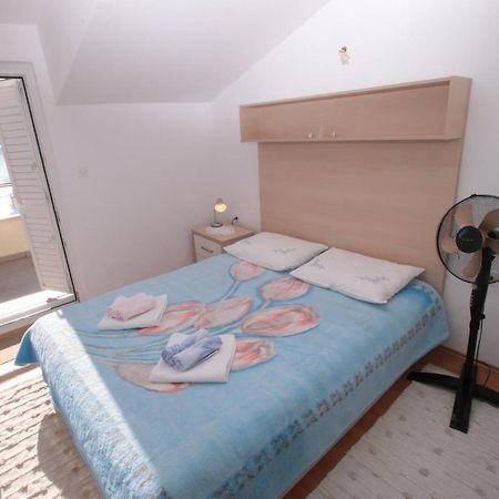 Apartmani Damir Livajic Омиш Экстерьер фото