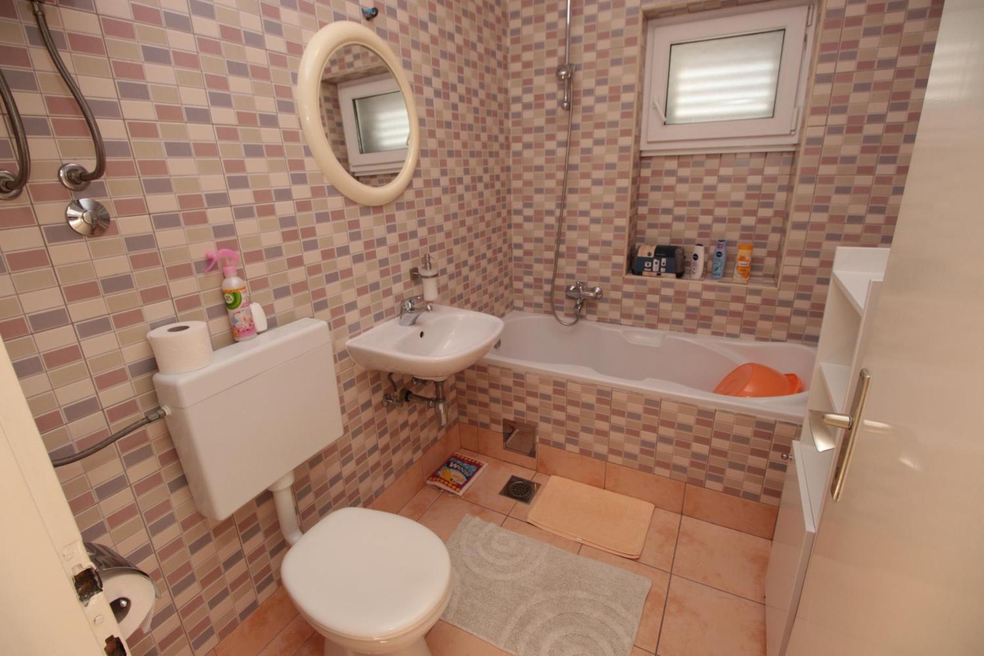 Apartmani Damir Livajic Омиш Экстерьер фото