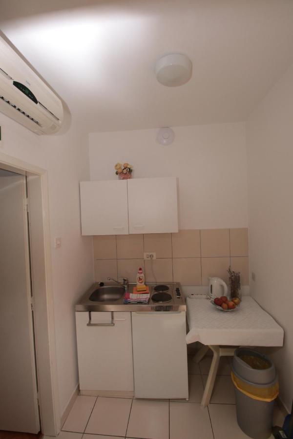 Apartmani Damir Livajic Омиш Экстерьер фото