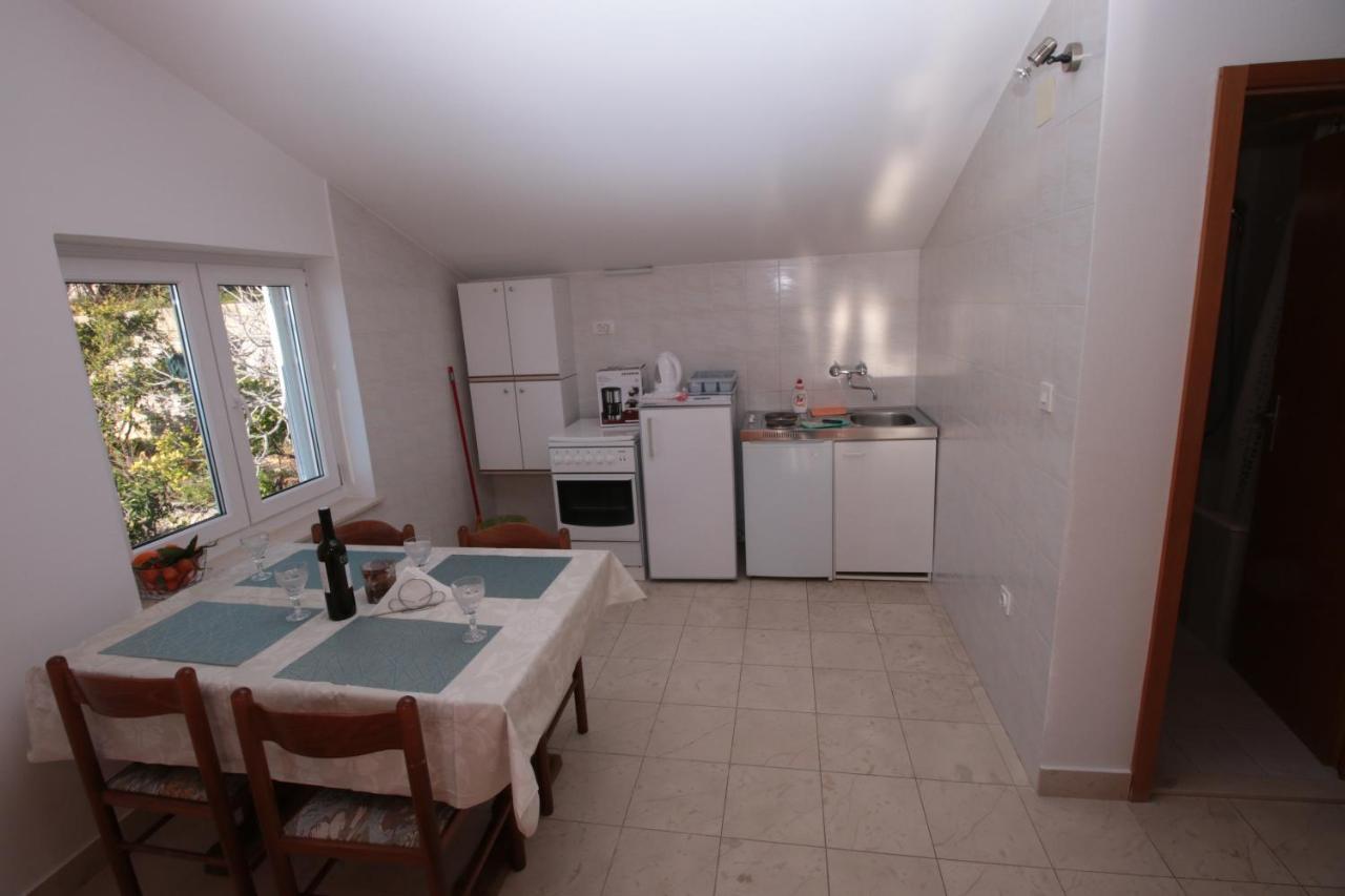 Apartmani Damir Livajic Омиш Экстерьер фото